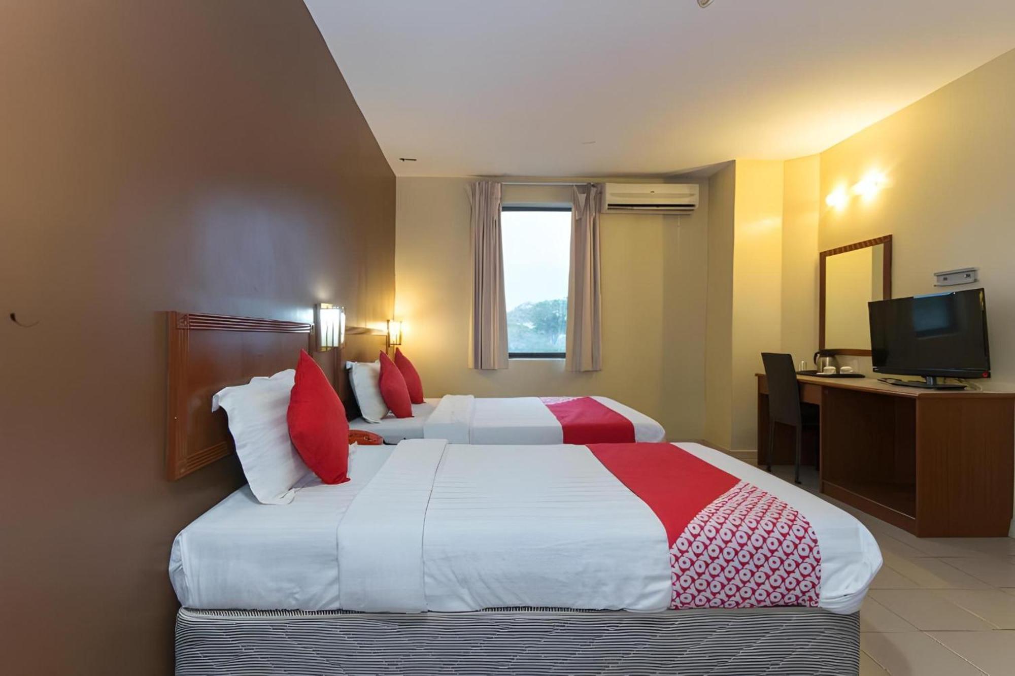 Super Oyo 447 Comfort Hotel Meru Klang Exterior foto