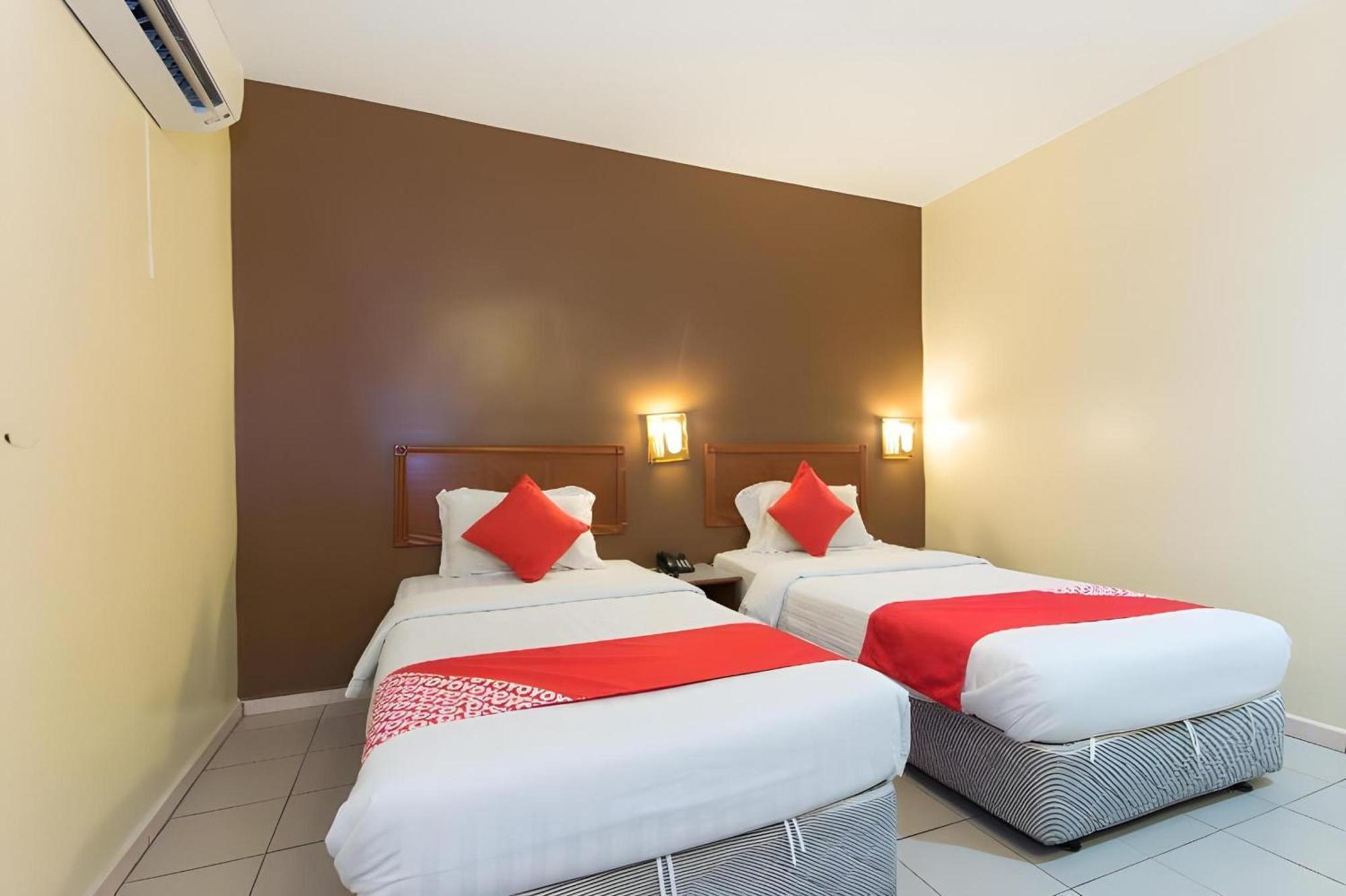 Super Oyo 447 Comfort Hotel Meru Klang Exterior foto