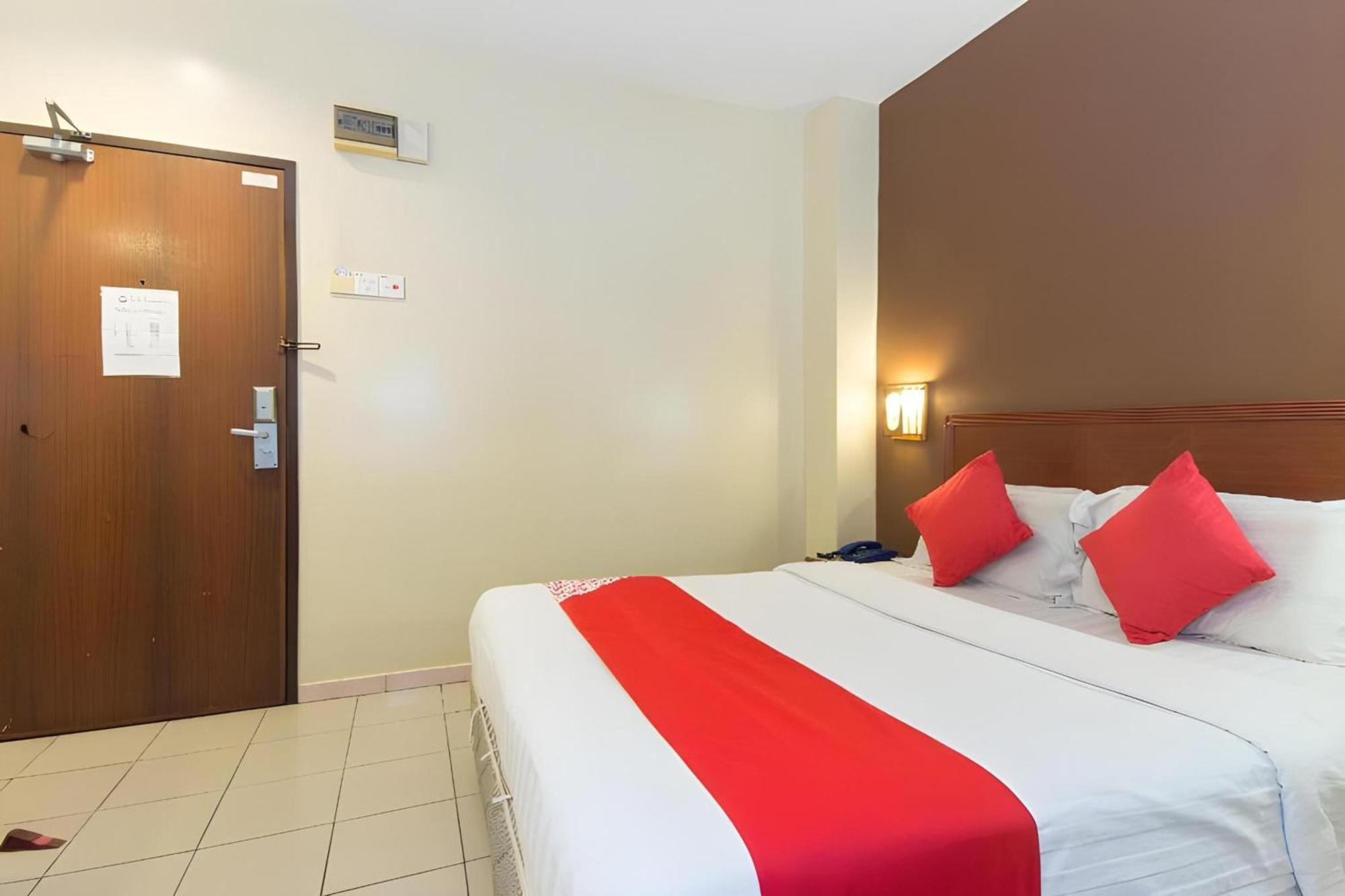 Super Oyo 447 Comfort Hotel Meru Klang Exterior foto