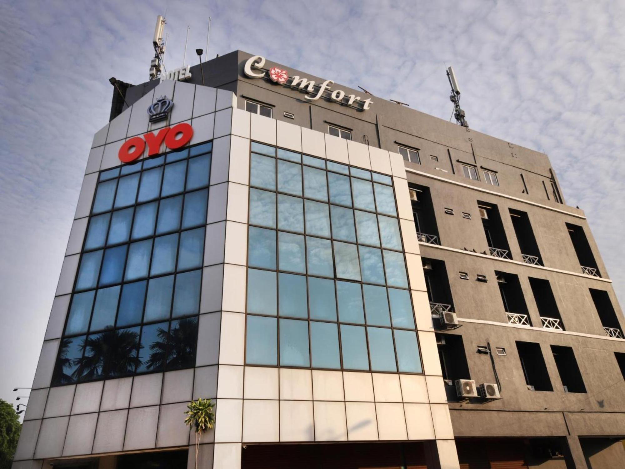 Super Oyo 447 Comfort Hotel Meru Klang Exterior foto